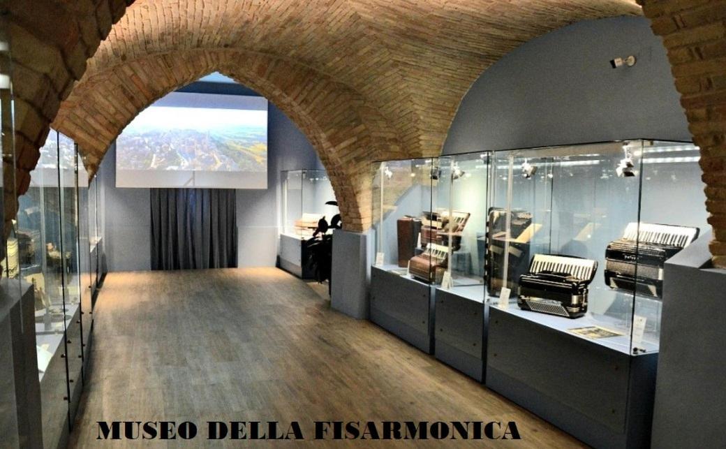 1 La Fisarmonica Del Conero Apartment Castelfidardo Luaran gambar
